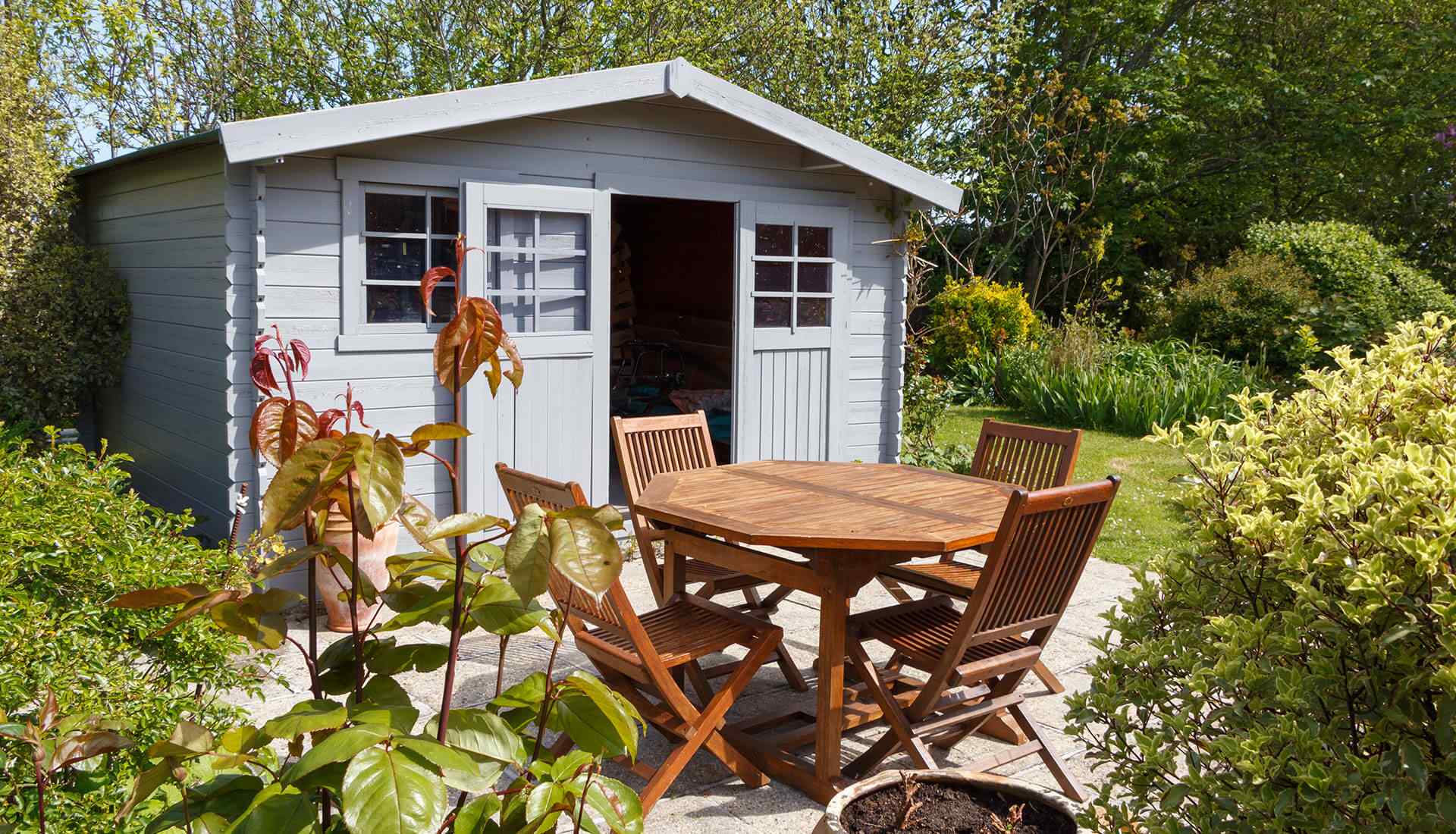 https://www.crownlandscapes.co.uk/wp-content/uploads/2019/08/home_4_gallery_3.jpg