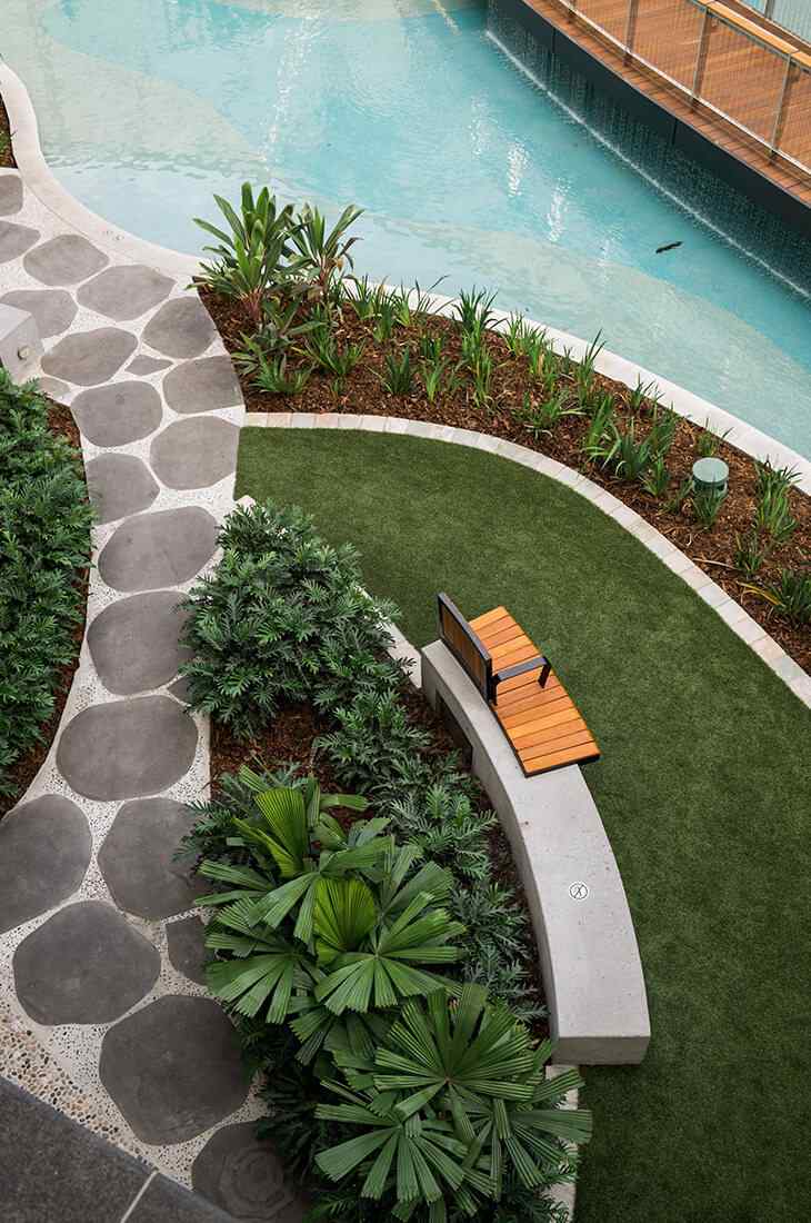 https://www.crownlandscapes.co.uk/wp-content/uploads/2019/08/inner_home_02.jpg