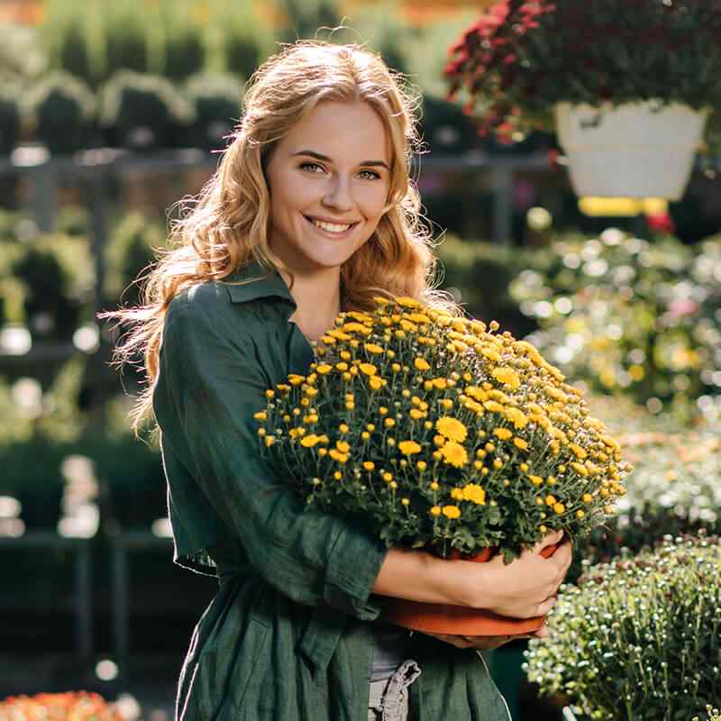 https://www.crownlandscapes.co.uk/wp-content/uploads/2019/08/team_06.jpg