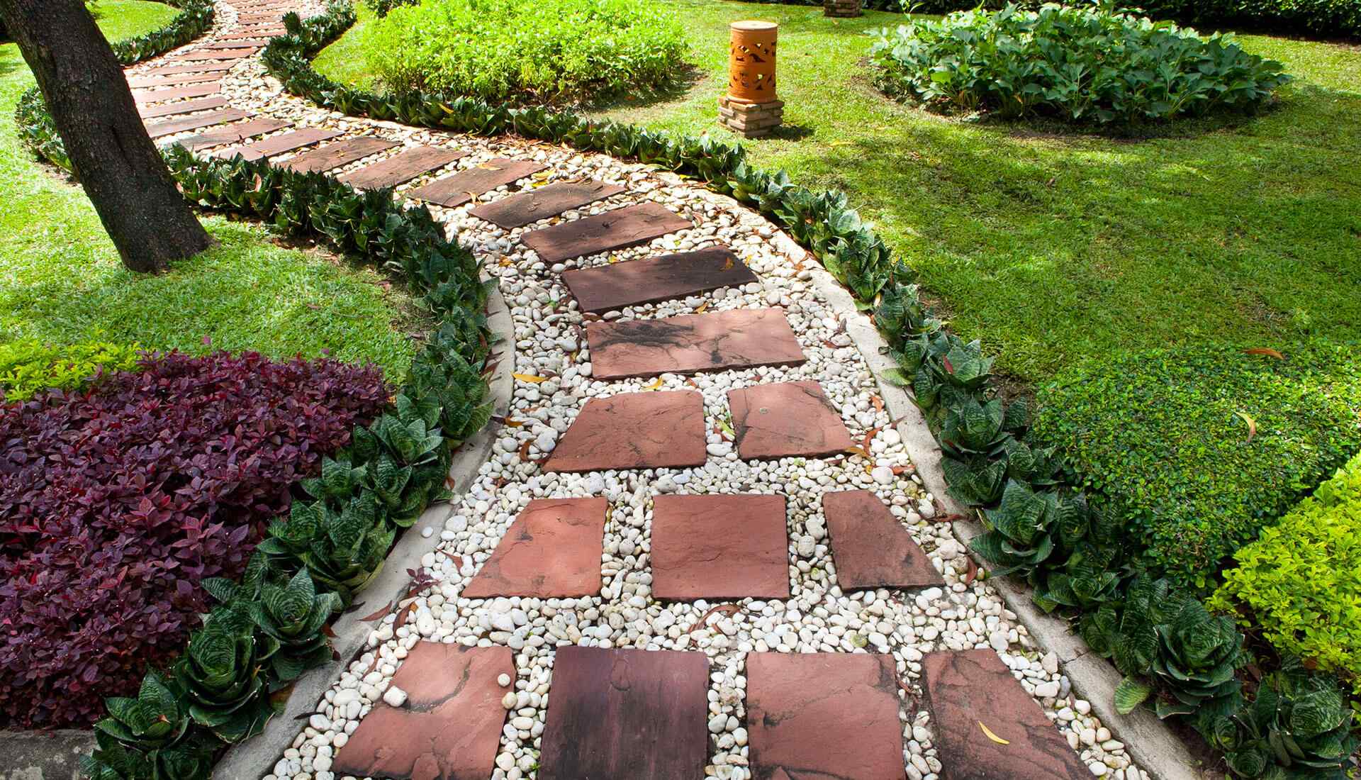 https://www.crownlandscapes.co.uk/wp-content/uploads/2019/10/services_2.jpg